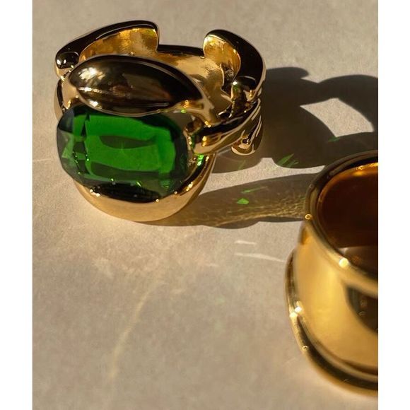 18K Gold Plated Bold Emerald Statement Ring - Picture 8 of 8